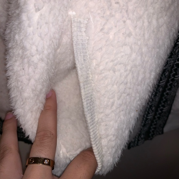 M AE Fleece Tribal Pattern Hooded Jacket - Picture 3 of 15